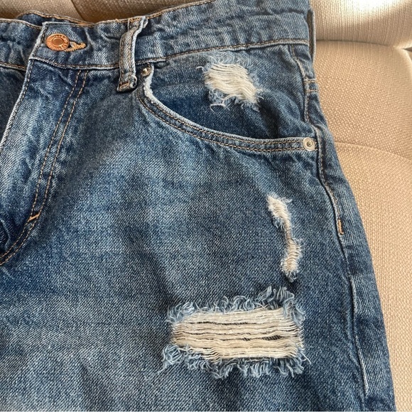 Be:  H&M & Denim Mom Shorts Women 6 High Waisted Mom Short Distressed Folded hem - Picture 6 of 10